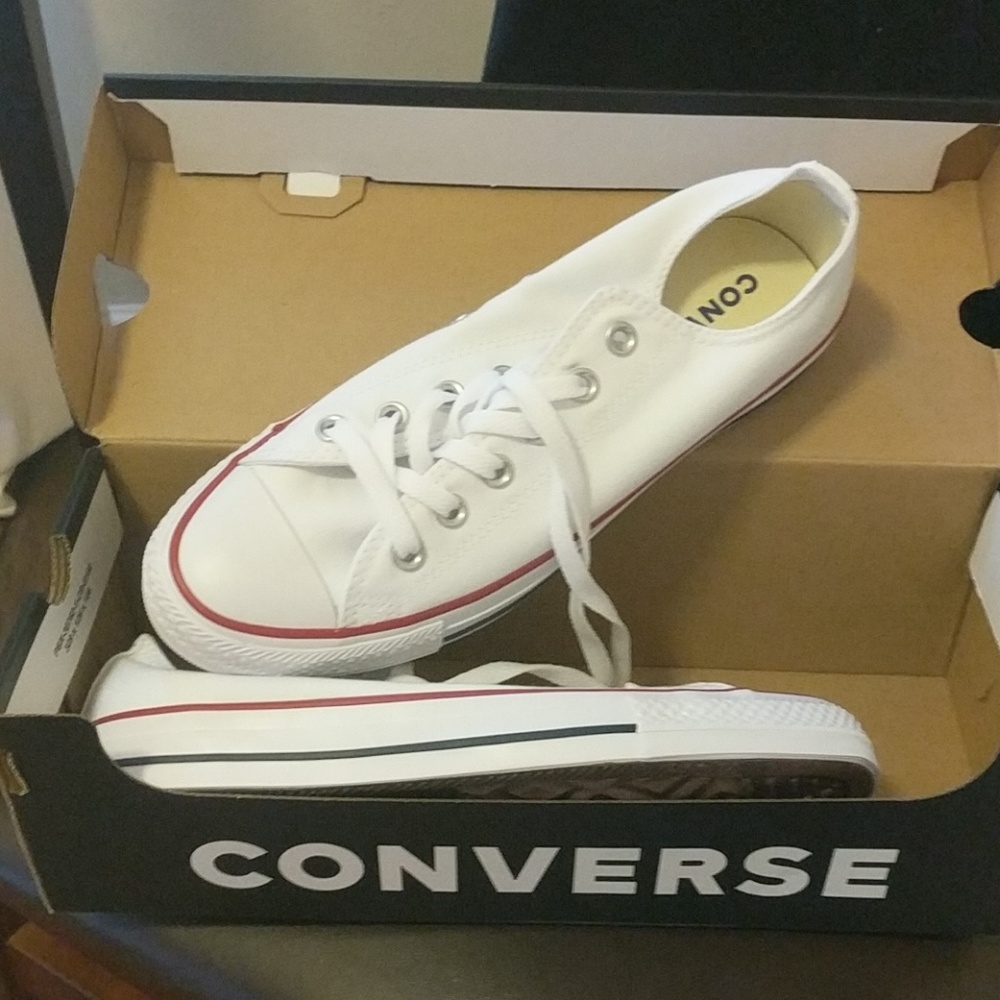 White converse low-top sneakers size 8.5 womens